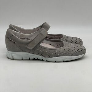 Mephisto Yelina Perf-Cloud Bucksoft 6906 Shoe. Size 9.5